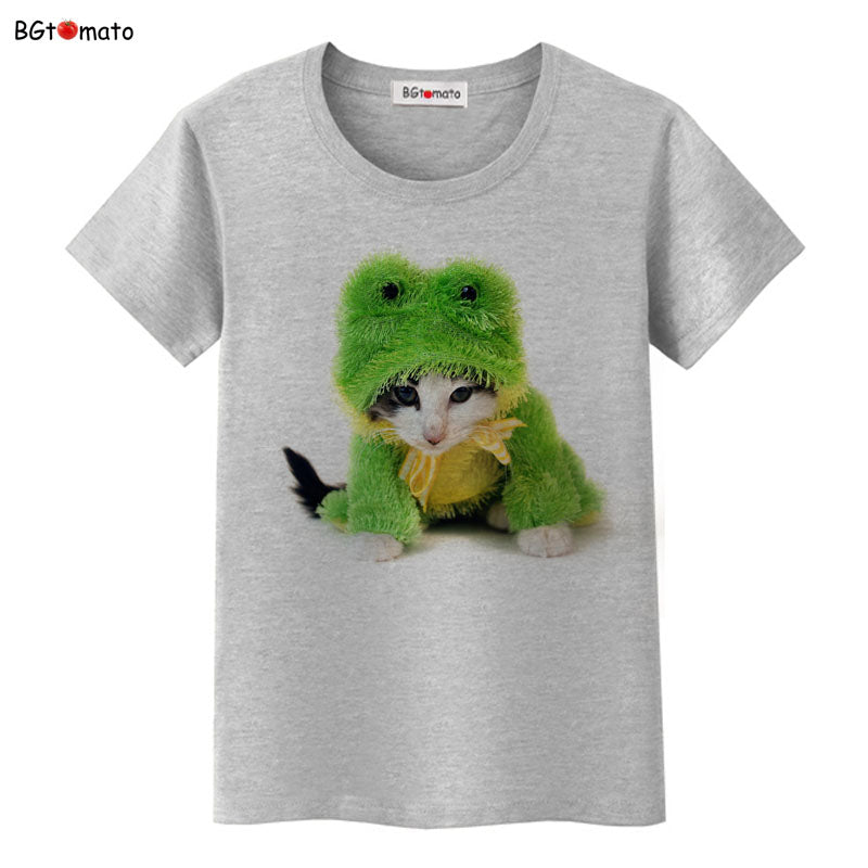 Green clothes little cat t shirt