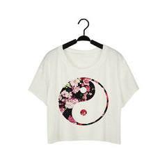 Black Cat Shining Eyes T-shirts