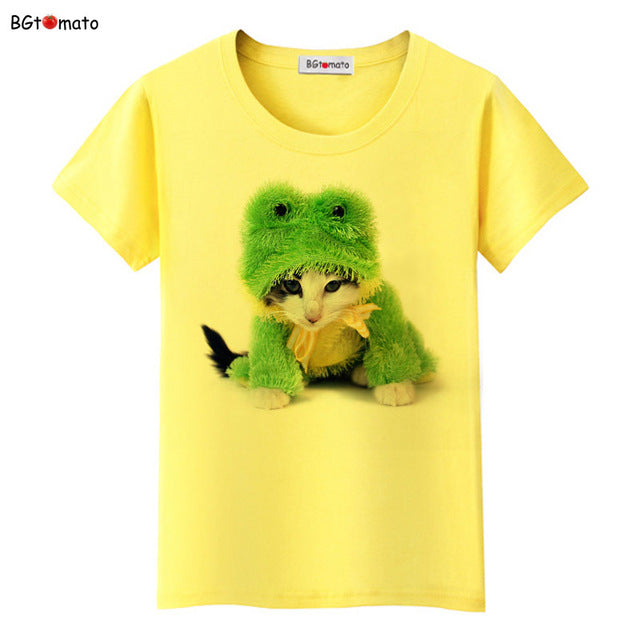 Green clothes little cat t shirt